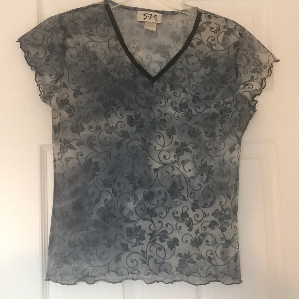 😍SEXY See Thru Floral V-Neck MUST HAVE Top😍